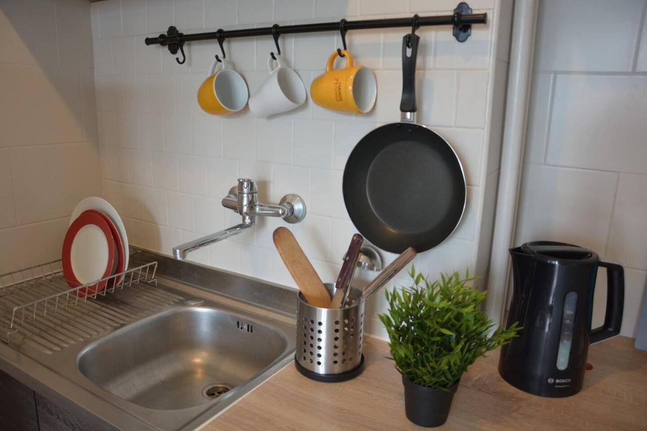 Ohmyhome - Sunny Apartment In City Center 바르샤바 외부 사진