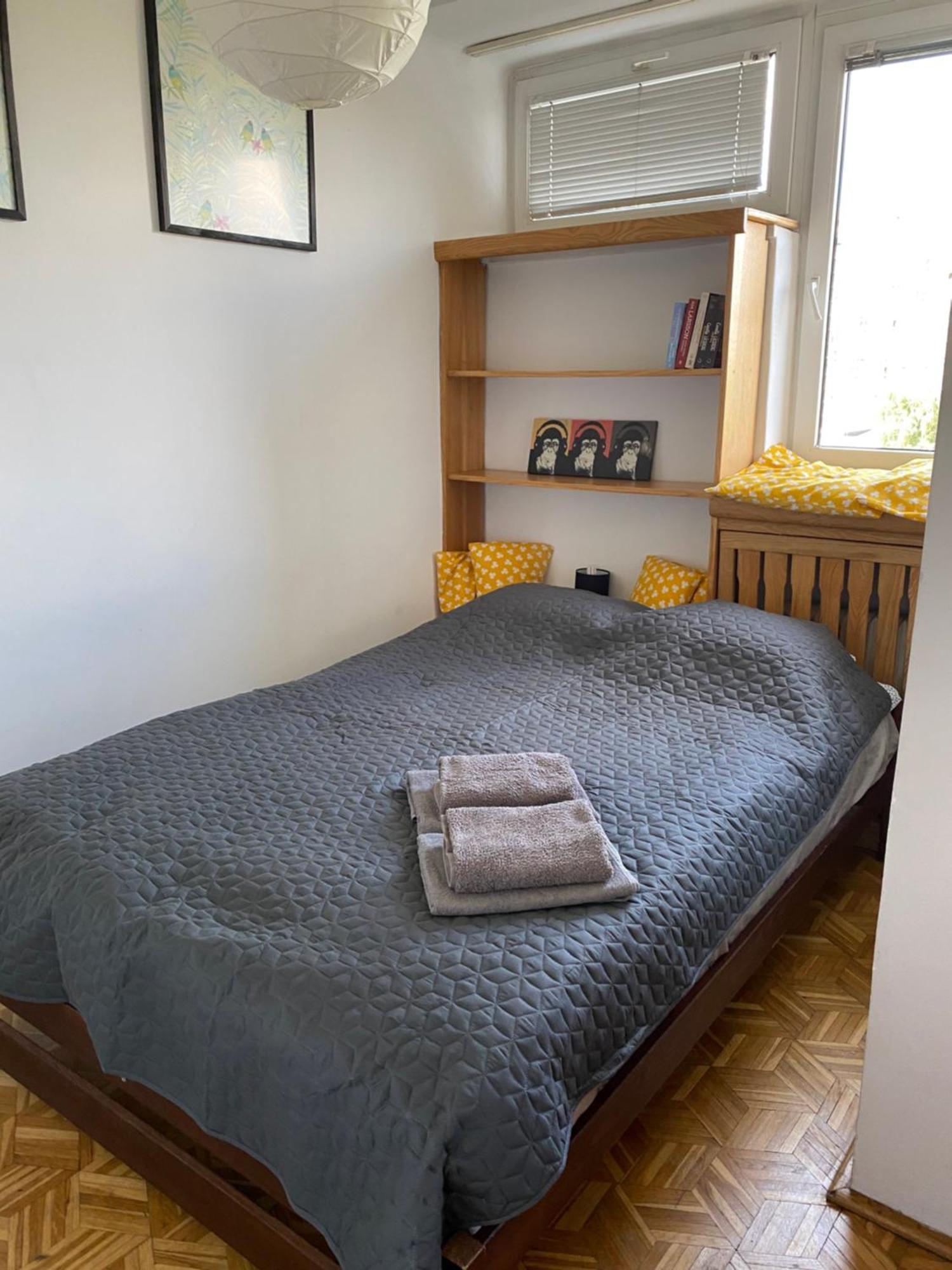 Ohmyhome - Sunny Apartment In City Center 바르샤바 외부 사진